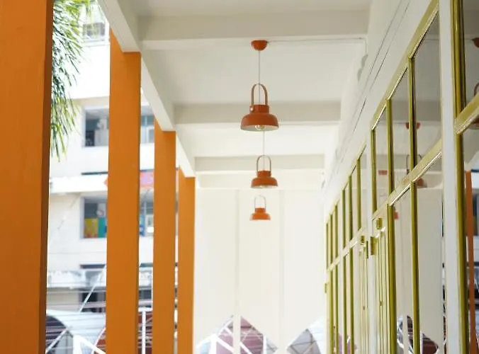 Roomquest Pratunam 4*