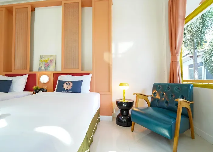 Roomquest Pratunam Hotel