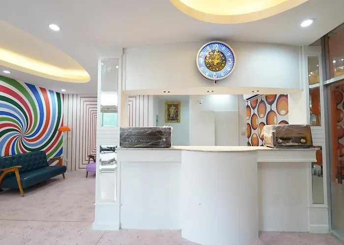 Roomquest Pratunam 호텔 4*