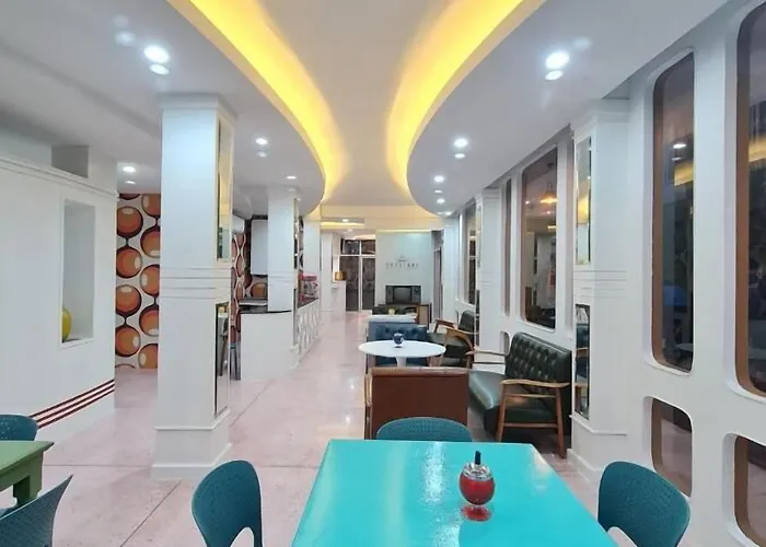 Roomquest Pratunam Bangkok