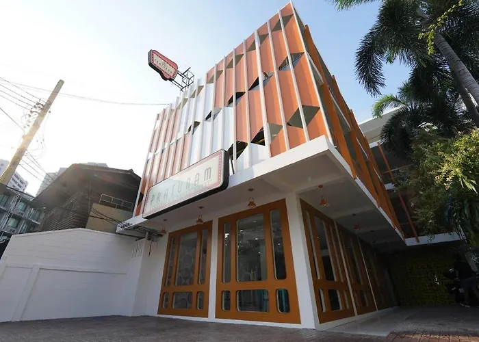 Roomquest Pratunam