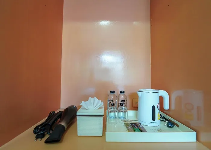 Roomquest Pratunam Hotel 4*