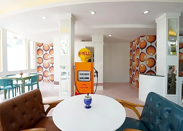 Roomquest Pratunam Hotel 4*