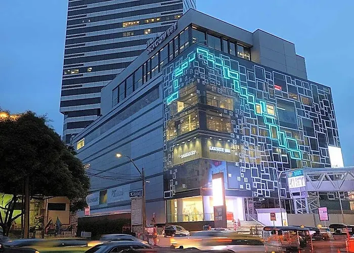 Hotel Roomquest Pratunam 4*