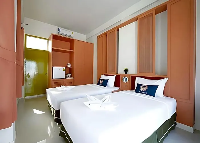 Roomquest Pratunam Hotel