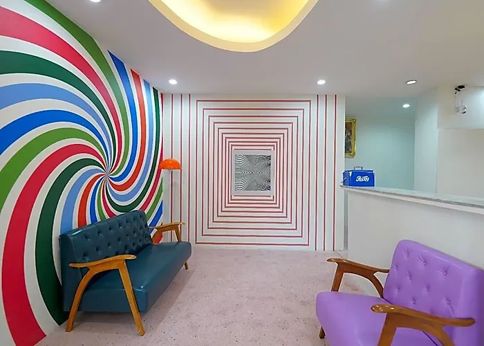 Hotel Roomquest Pratunam 4*