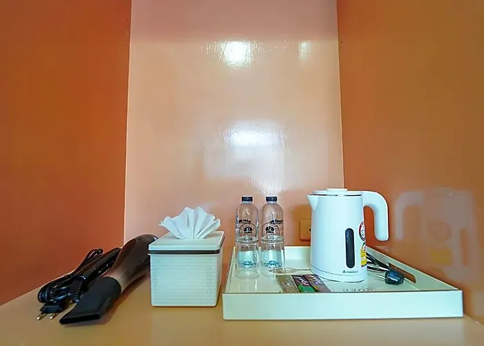 Roomquest Pratunam Hotel